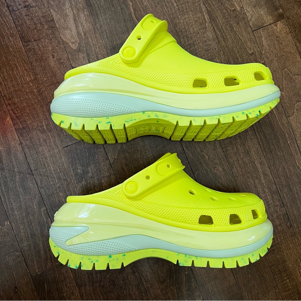 Crocs mega crush platform clog